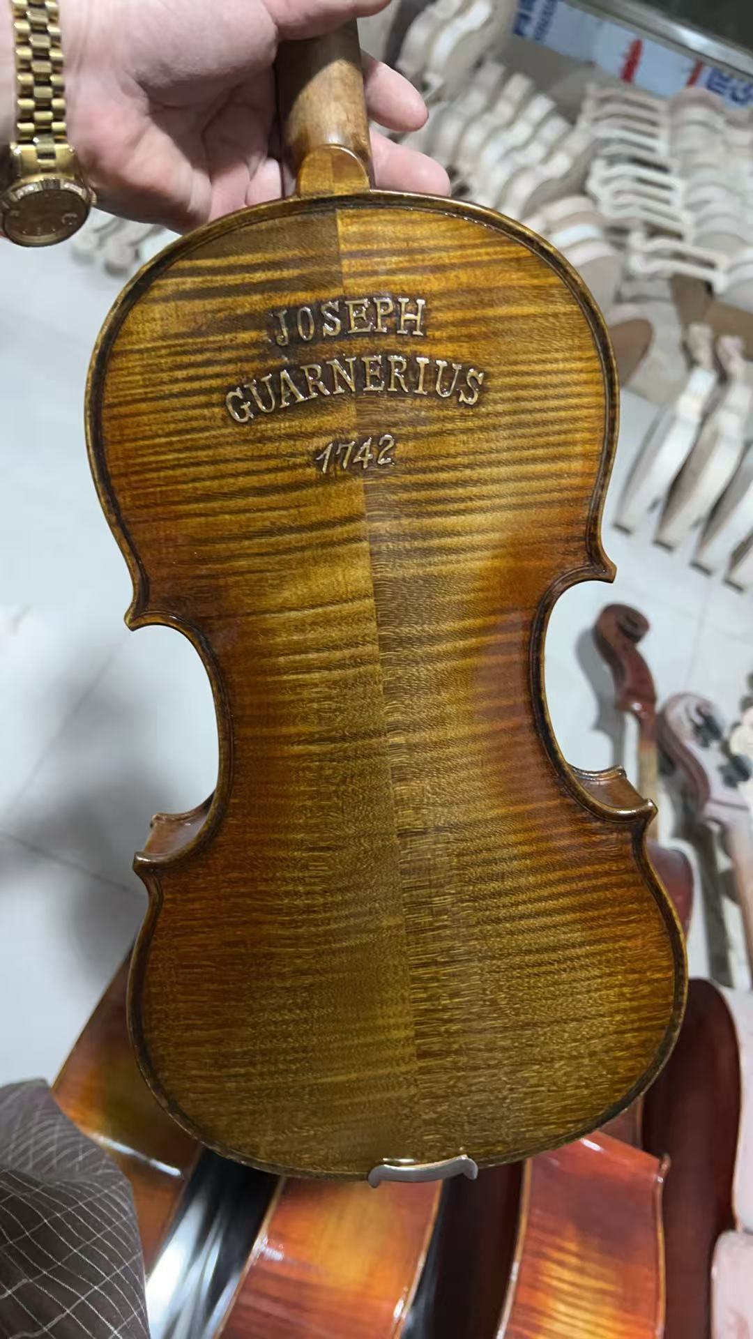Musical Instruments 4/4 Carvin - Musical Instruments Online avis et prix